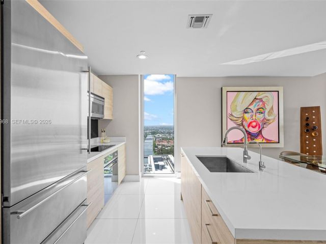 Apartment for sale  Unit #3201 - photo 7505161