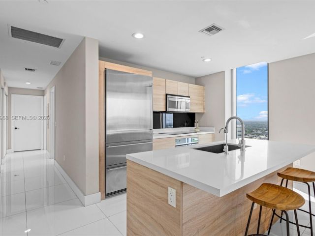 Apartment for sale  Unit #3201 - photo 7505162