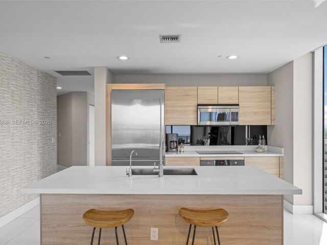 Apartment for sale  Unit #3201 - photo 7505167