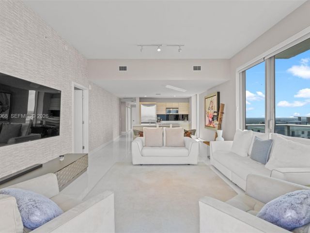 Apartment for sale  Unit #3201 - photo 7505178