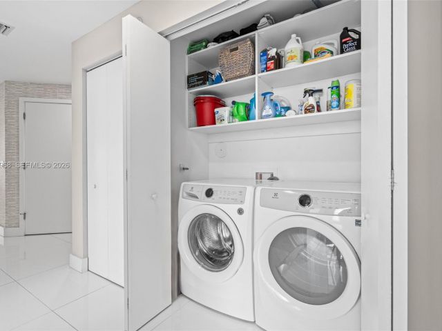 Apartment for sale  Unit #3201 - photo 7505180