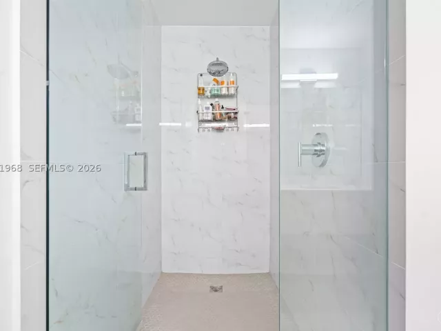 3-bedroom condo for sale in North Miami Beach - 16385 Biscayne Blvd 3201 - MondialRealty