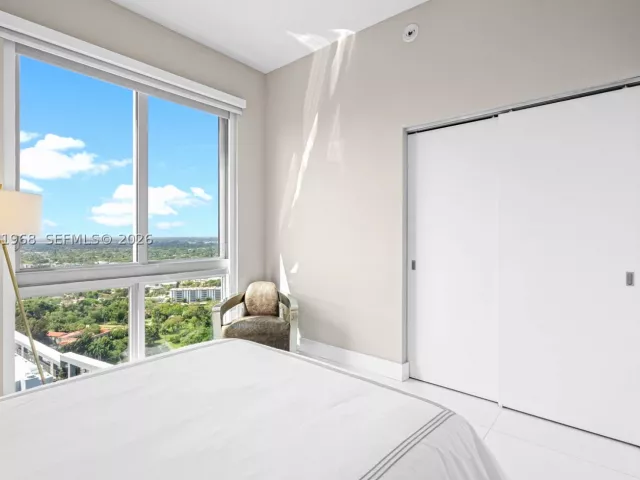 3-bedroom condo for sale in North Miami Beach - 16385 Biscayne Blvd 3201 - MondialRealty