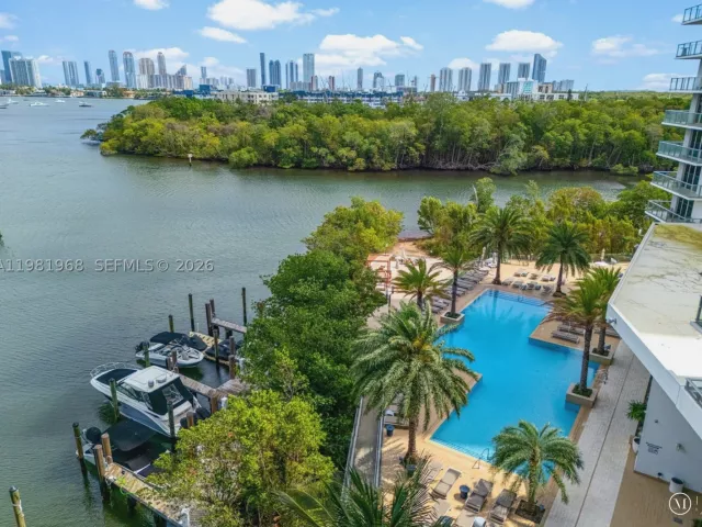 3-bedroom condo for sale in North Miami Beach - 16385 Biscayne Blvd 3201 - MondialRealty