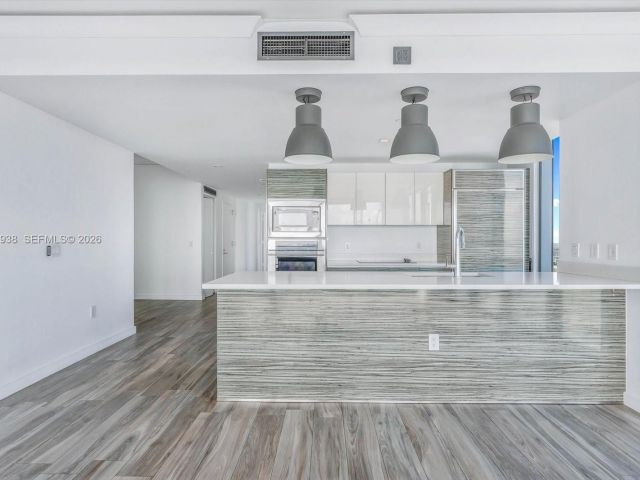 Apartment for sale  Unit #3301 - photo 7493302