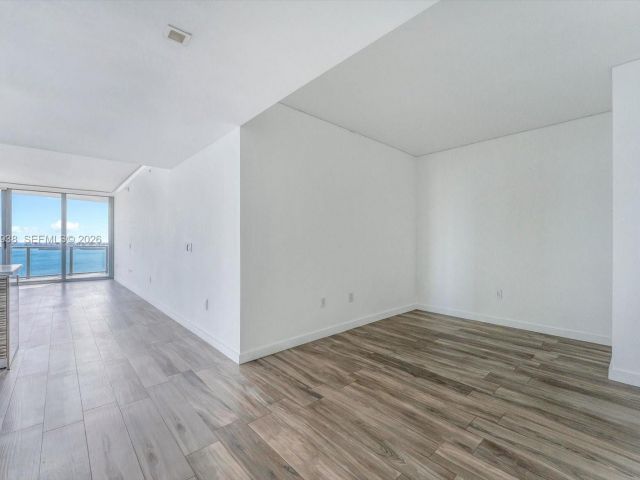 Apartment for sale  Unit #3301 - photo 7493304