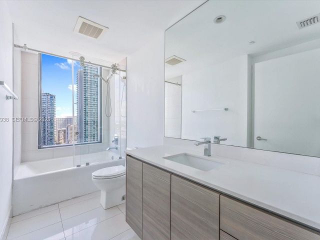 Apartment for sale  Unit #3301 - photo 7493305