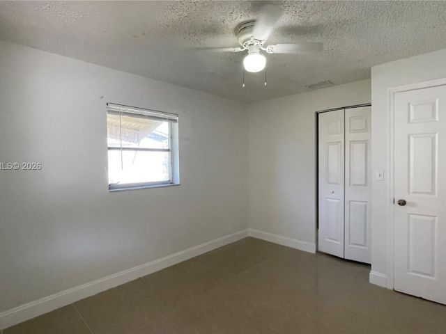 Home for rent at 621 NW 38th Pl - photo 7450513