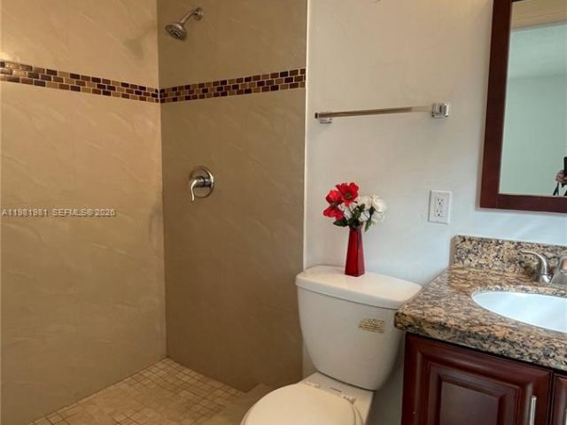 Home for rent at 621 NW 38th Pl - photo 7450514