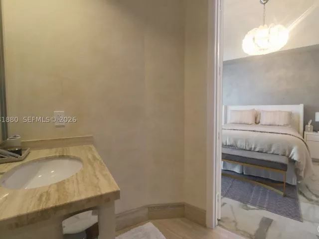 3-bedroom condo for sale in Sunny Isles Beach - 15811 Collins Ave 2606 - MondialRealty