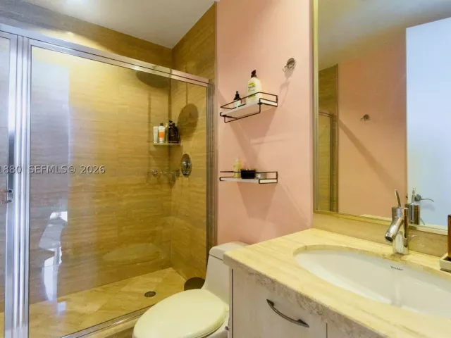 3-bedroom condo for sale in Sunny Isles Beach - 15811 Collins Ave 2606 - MondialRealty