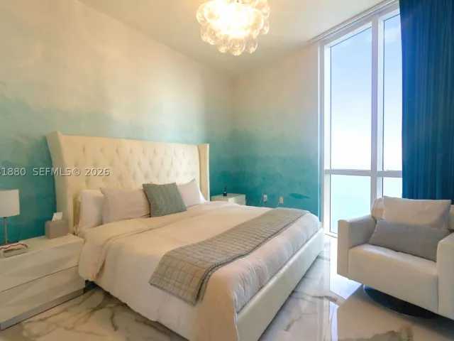 3-bedroom condo for sale in Sunny Isles Beach - 15811 Collins Ave 2606 - MondialRealty