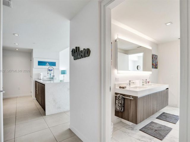 Apartment for rent  Unit #813 - photo 7497268