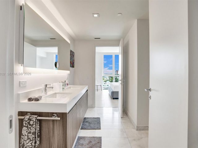 Apartment for rent  Unit #813 - photo 7497269