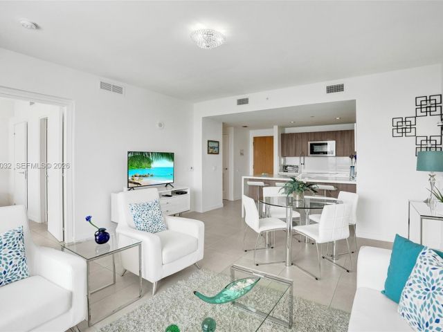 Apartment for rent  Unit #813 - photo 7497280