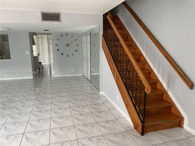 Home for rent at 802 NE 26th Ave 802 - photo 7462054