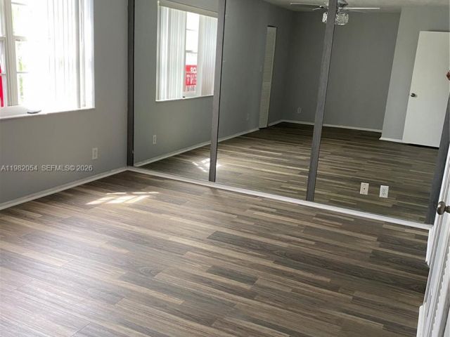 Home for rent at 802 NE 26th Ave 802 - photo 7462057