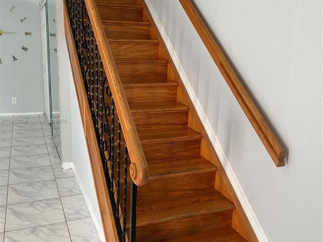 Home for rent at 802 NE 26th Ave 802 - photo 7462061