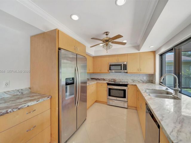 Home for sale at 5137 SW 87th Ter - photo 7505118