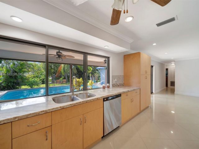 Home for sale at 5137 SW 87th Ter - photo 7505119