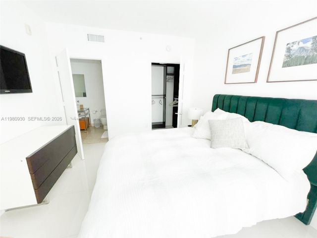 Apartment for rent  Unit # - photo 7505363