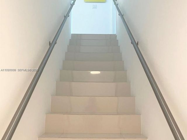 Apartment for rent  Unit # - photo 7505364