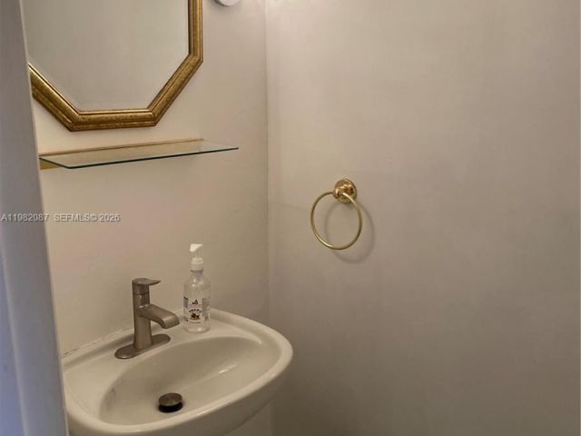 Home for rent at 1951 Atlantic Shores Blvd 20 - photo 7462068