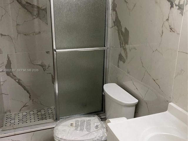 Home for rent at 1951 Atlantic Shores Blvd 20 - photo 7462070