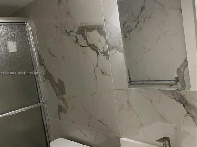 Home for rent at 1951 Atlantic Shores Blvd 20 - photo 7462071