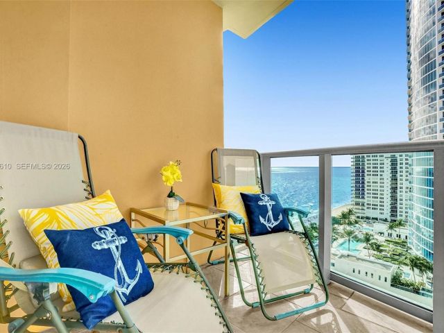 1-bedroom condo for rent in Hollywood - 2501 S Ocean Dr 1615 (Available Sep 3) - MondialRealty