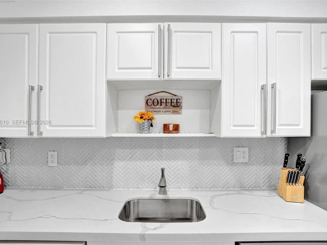 1-bedroom condo for rent in Hollywood - 2501 S Ocean Dr 1615 (Available Sep 3) - MondialRealty