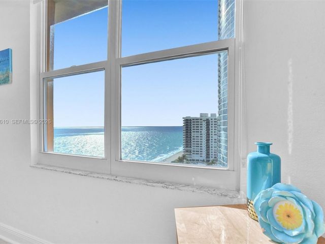 1-bedroom condo for rent in Hollywood - 2501 S Ocean Dr 1615 (Available Sep 3) - MondialRealty