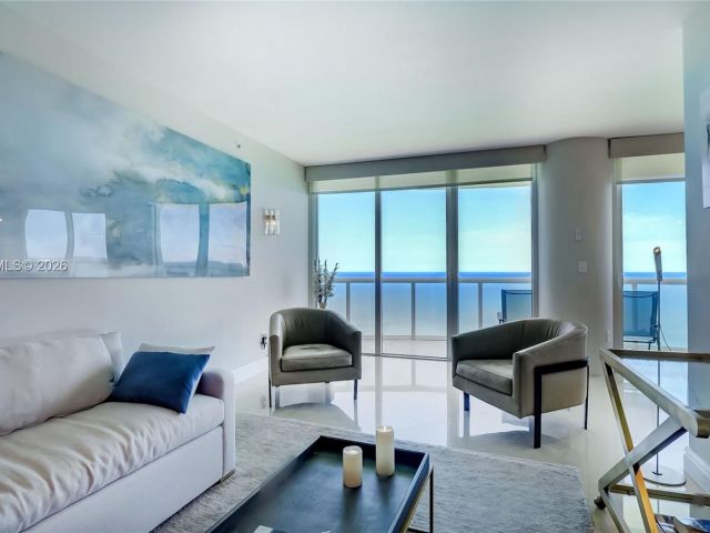 Apartment for rent  Unit #3802 - photo 7502019