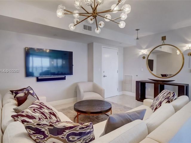 Apartment for rent  Unit #3802 - photo 7502023