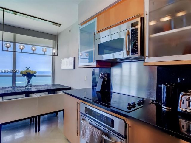 Apartment for rent  Unit #3802 - photo 7502026