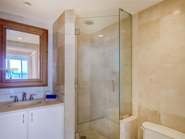 Apartment for rent  Unit #3802 - photo 7502030