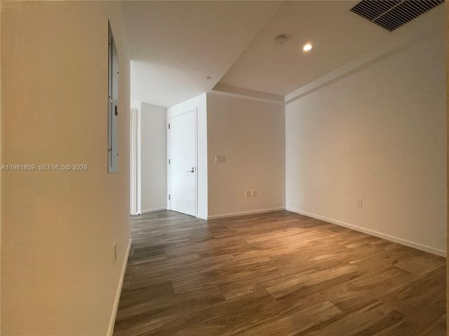 Apartment for sale  Unit #1203 - photo 7452560