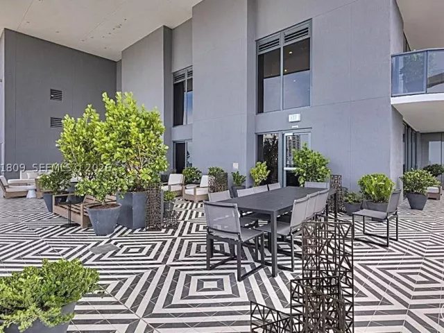 1-bedroom condo for sale in Miami - 801 S Miami Ave 1203 - MondialRealty