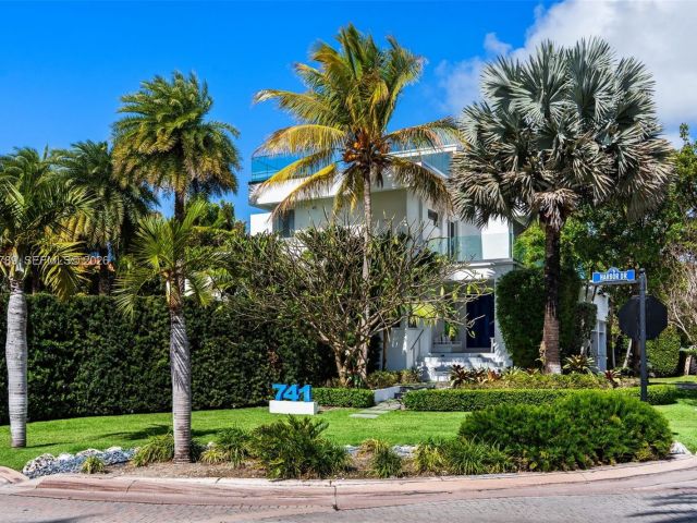 Home for sale at 741 Harbor Dr - photo 7452243