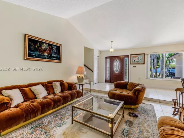 3-bedroom home for sale in Miami - 11541 SW 100th St - MondialRealty
