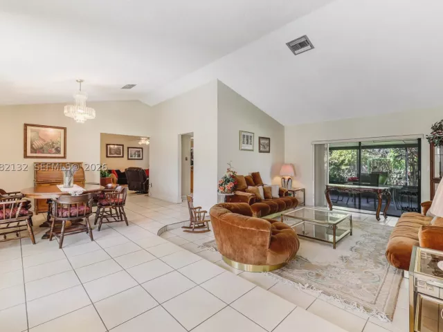 3-bedroom home for sale in Miami - 11541 SW 100th St - MondialRealty