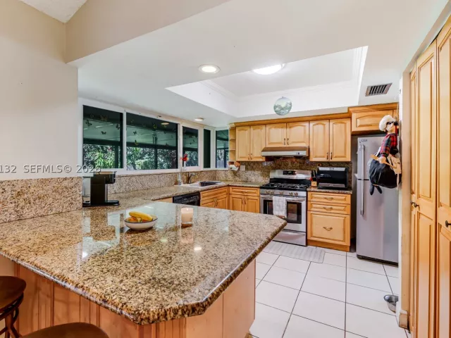 3-bedroom home for sale in Miami - 11541 SW 100th St - MondialRealty