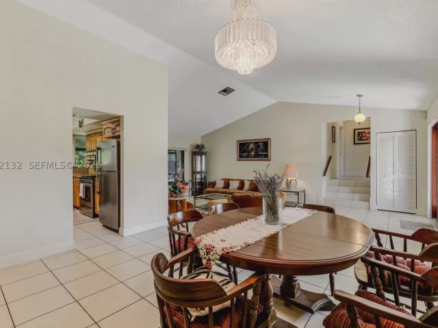 3-bedroom home for sale in Miami - 11541 SW 100th St - MondialRealty