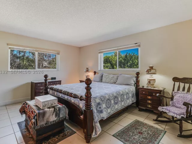 3-bedroom home for sale in Miami - 11541 SW 100th St - MondialRealty