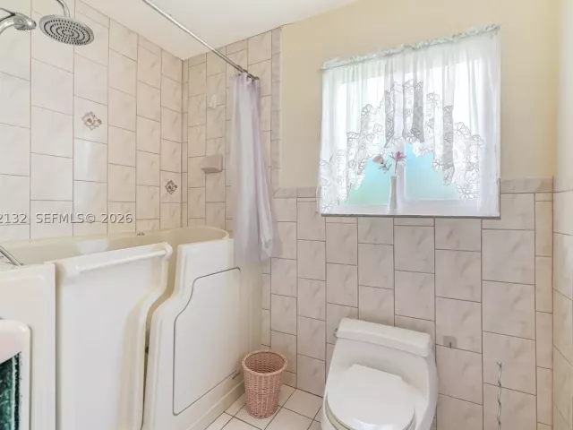 3-bedroom home for sale in Miami - 11541 SW 100th St - MondialRealty