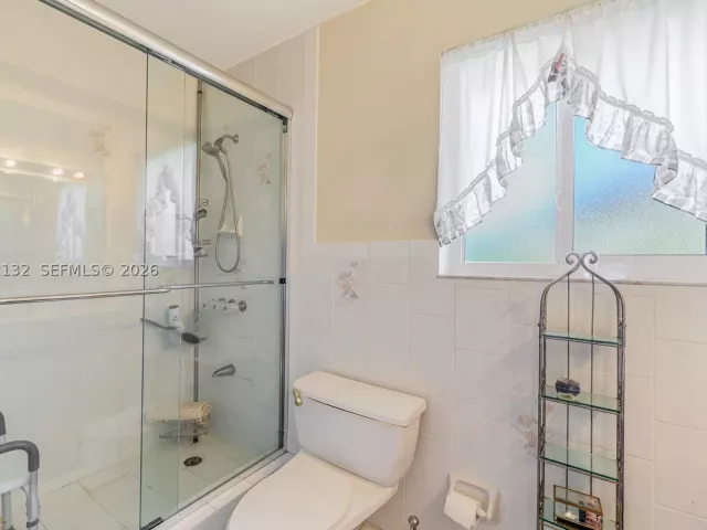 3-bedroom home for sale in Miami - 11541 SW 100th St - MondialRealty