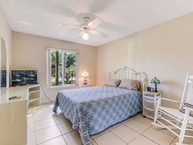 3-bedroom home for sale in Miami - 11541 SW 100th St - MondialRealty