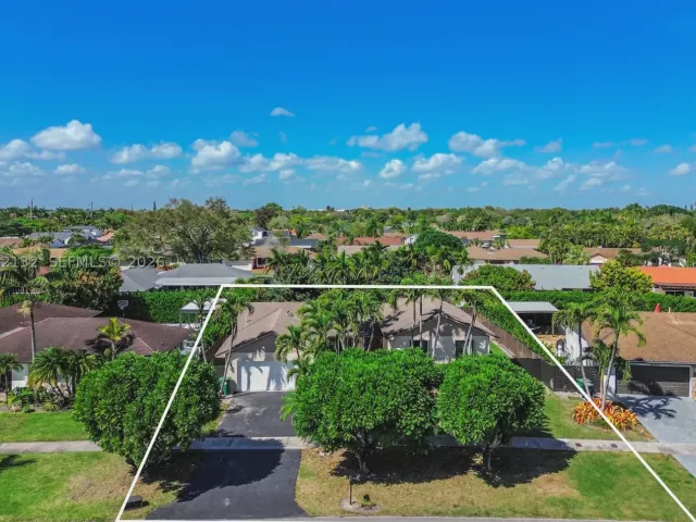 3-bedroom home for sale in Miami - 11541 SW 100th St - MondialRealty