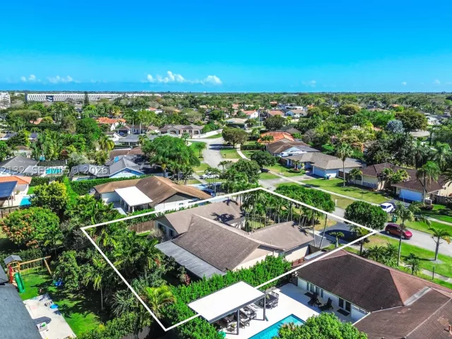 3-bedroom home for sale in Miami - 11541 SW 100th St - MondialRealty