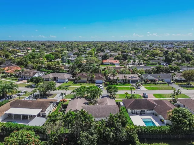3-bedroom home for sale in Miami - 11541 SW 100th St - MondialRealty